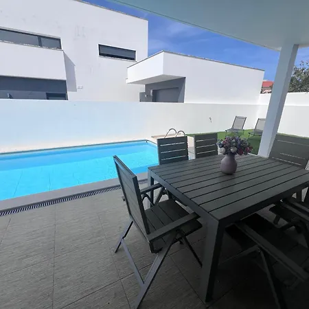 Exclusive With Heated Private Pool וילה