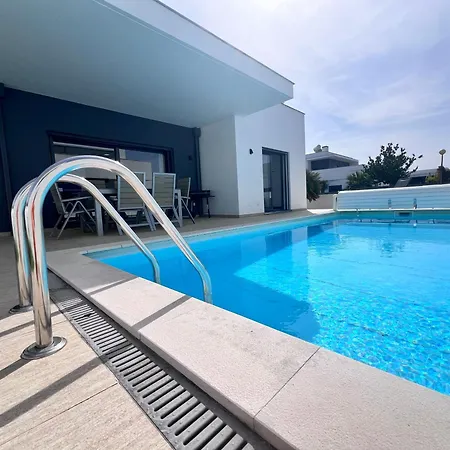 וילה Exclusive With Heated Private Pool